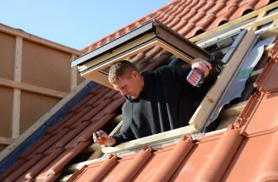 Pose de fenêtres de toit Velux à Auzebosc